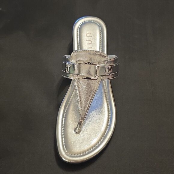BRAND NEW UNISA METALLIC MULE THONG WOMEN'S SANDALD - Picture 15 of 15
